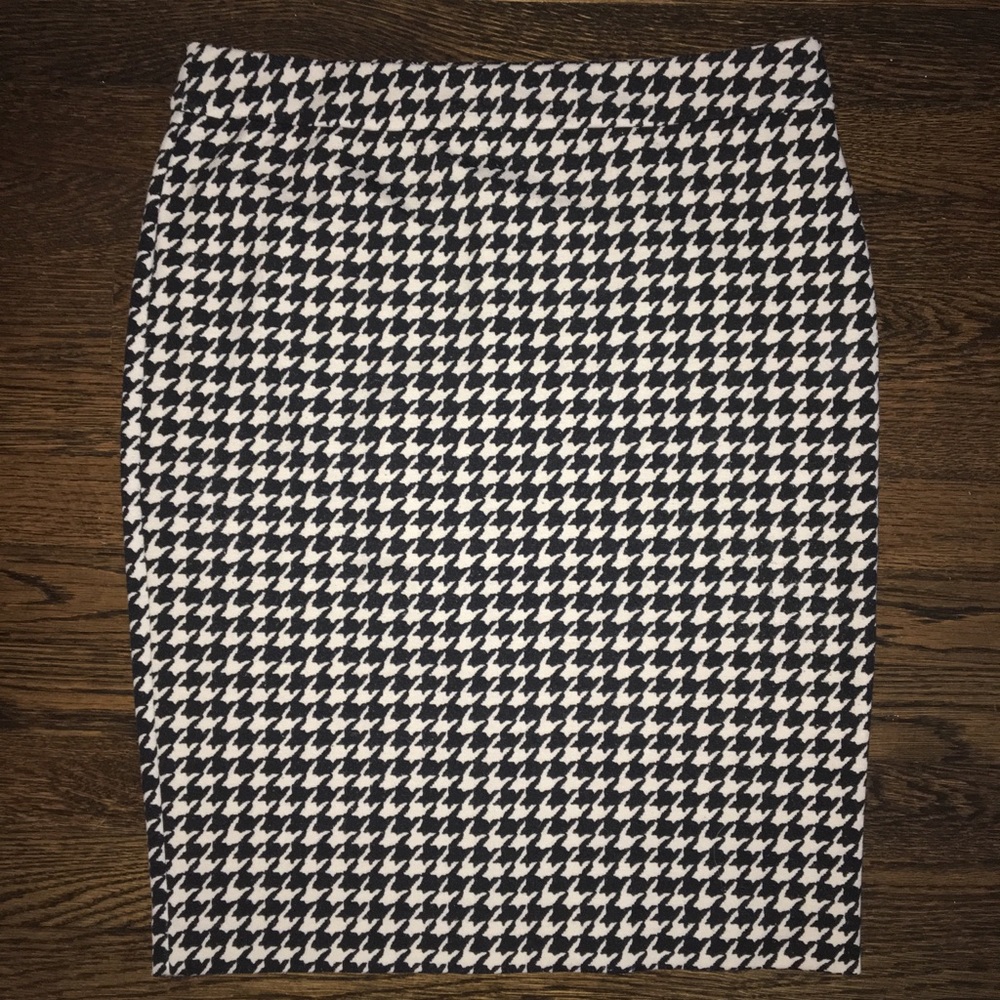 Elle pencil skirt size 6